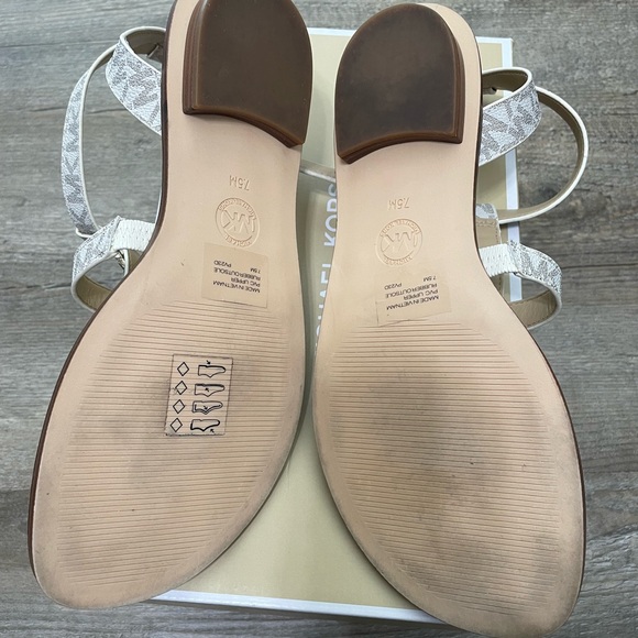 MK Sandal - Picture 3 of 3